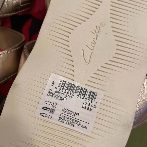 Brand New Clarks Genuine Leather Rose Gold Adjustable Brynn Step Sandals - Picture 9 of 15